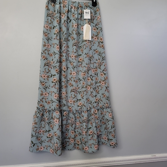 Love & Piece,Disty Floral  One Tiered  Skirt - Picture 6 of 7